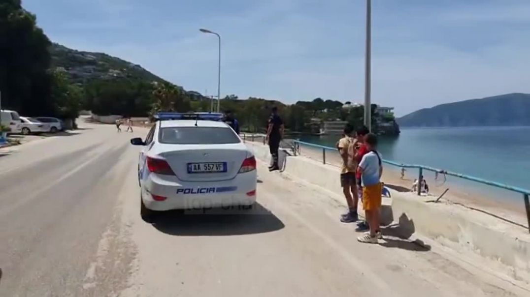 ⁣Vlorë- Policia largon qytetarët nga plazhi