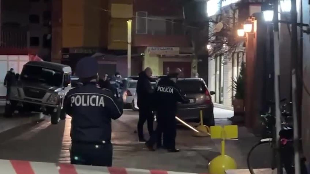 ⁣Policia pas shpërthimit të tritolit në banesën e Armand Dukës