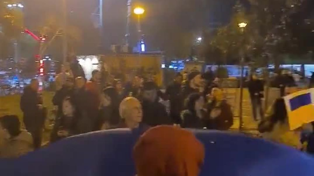 Protesta para ambasadës ruse në Tiranë në mbështetje të Ukrainës