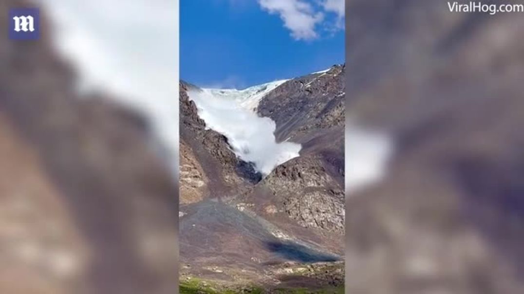 ⁣Orteku i akullit zbret nga mali, shpëtojnë për mrekulli 9 turistë në Kirgistan