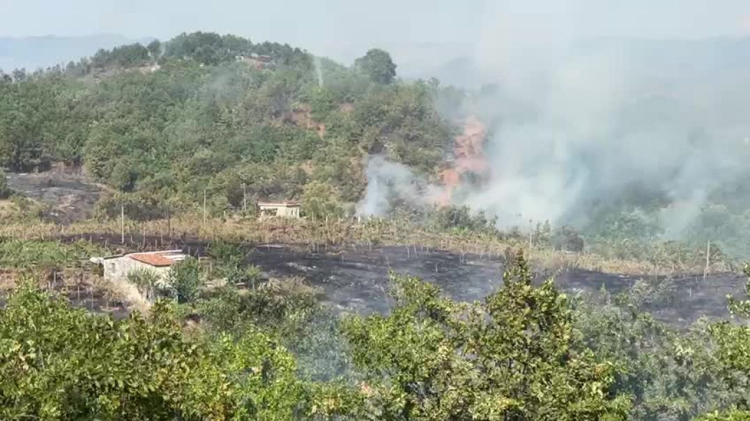 ⁣Në zonën e Mirditës në Bukmirë janë përhapur disa vatra zjarrit prej dy ditësh