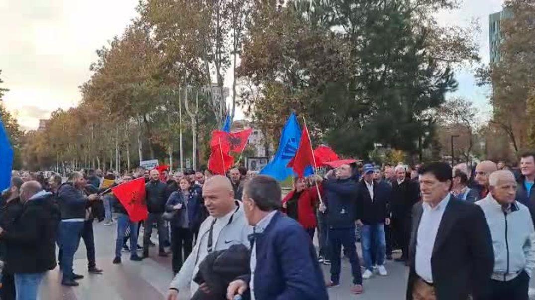 ⁣Protesta e opozitës para kryeministrisë, Edi Rama nuk ndodhet në Tiranë