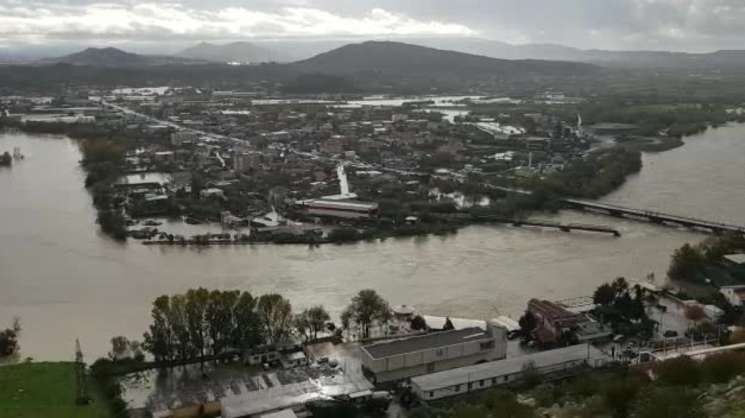 ⁣Përmbytjet në Shkodër, qindra banesa nën ujë pas reshjeve të dendura të shiut