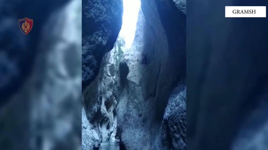 ⁣Ngeci në kanionet e Gramshit, momenti kur RENEA shpëton 43-vjeçarin mes shkëmbinjve
