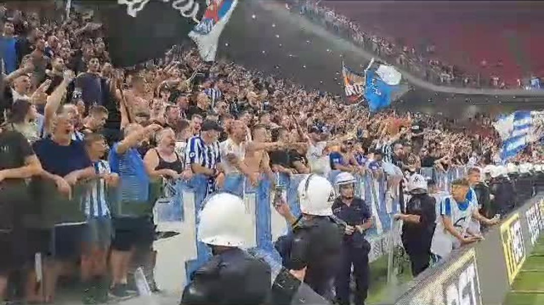 ⁣Tifozët e Tiranës gjatë ndeshjes me turqit e Beshiktashit