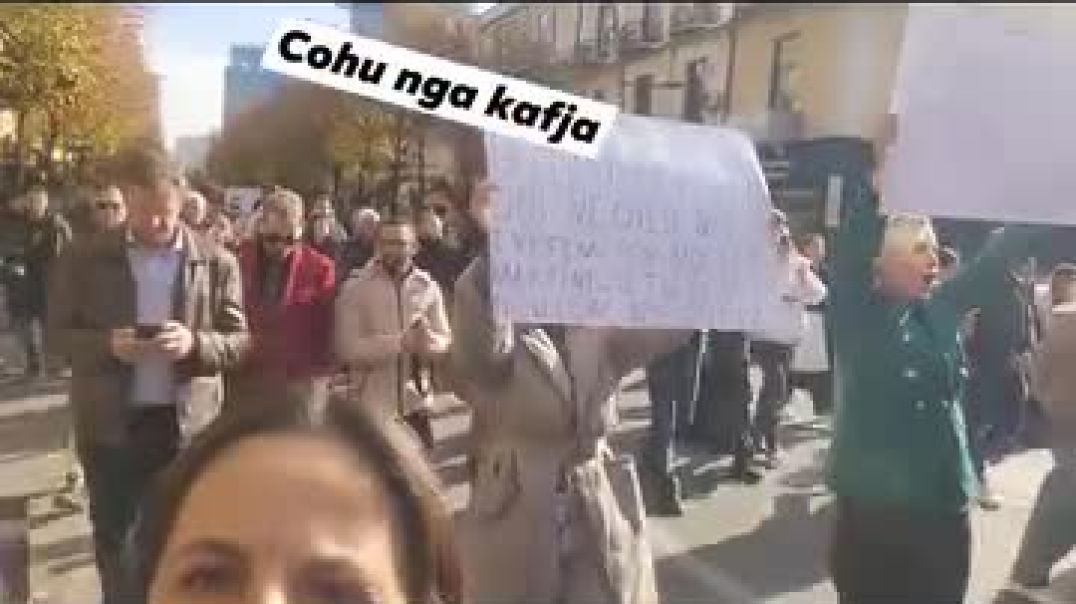 Qytetarët protestojnë për sigurinë në shkolla pas vrasjes së Martin Canit