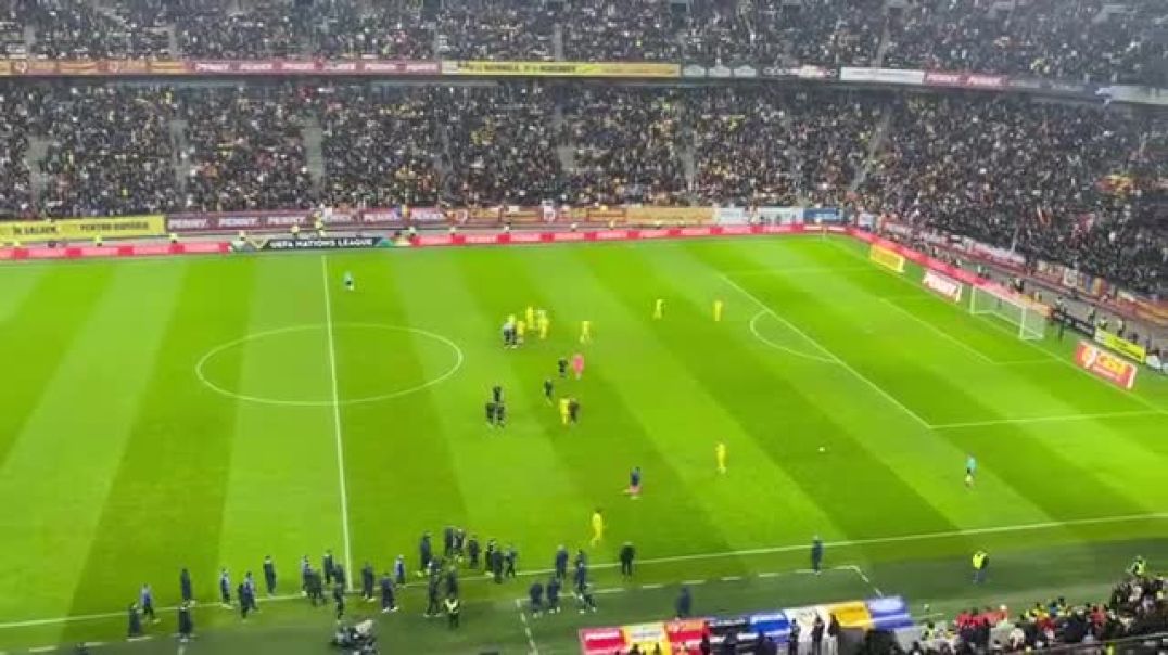 ⁣Thirrje anti-shqiptare në stadium, Kosova braktis ndeshjen në Rumani