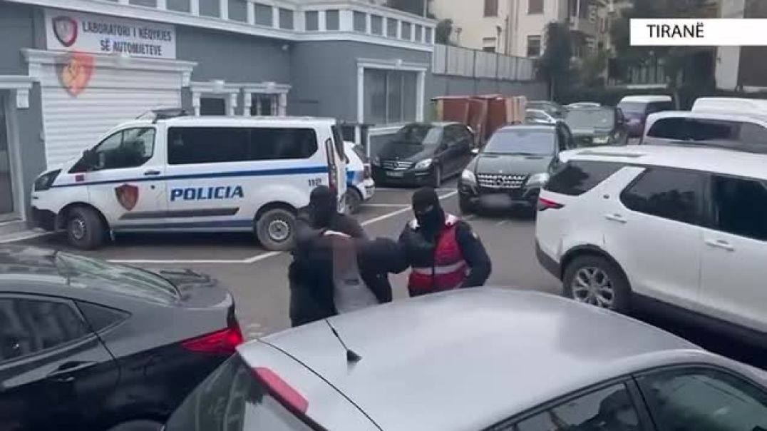 ⁣Kapen duke transportuar 11 kg kanabis, arrestohen 4 persona në Tiranë