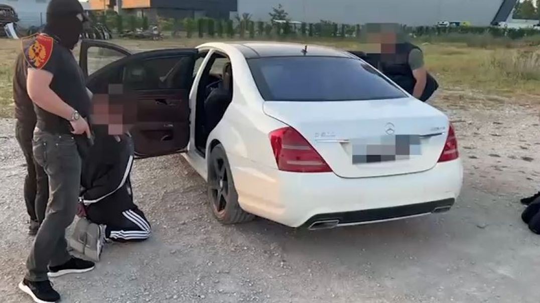 Furnizonin grupe kriminale me armë zjarri, arrestohen 2 të rinj në Tiranë