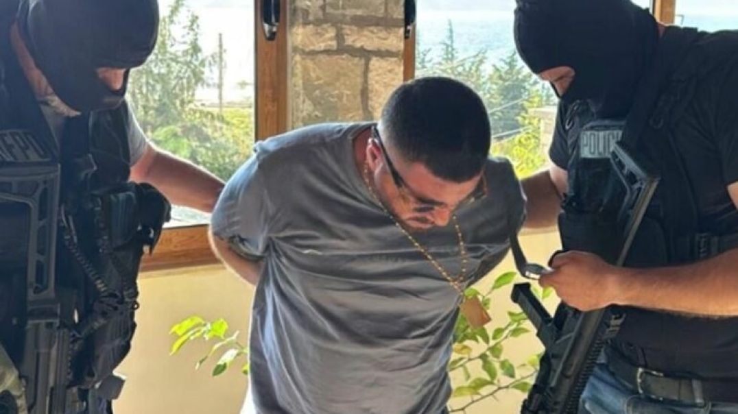 I armatosur dhe me 25 mijë euro, momenti i arrestimit të Flodian Plakut në një hotel në Vlorë