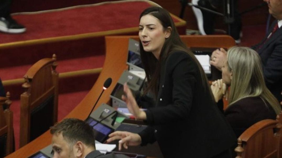 Të qeshura në Kuvend, Zegjine Çaushi debaton me Flamur Nokën