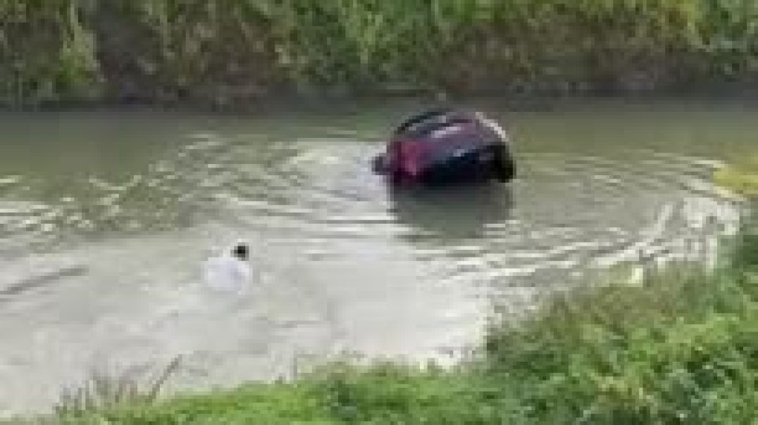 Shqiptari hidhet në lumë dhe shpëton biznesmenin italian që po mbytej