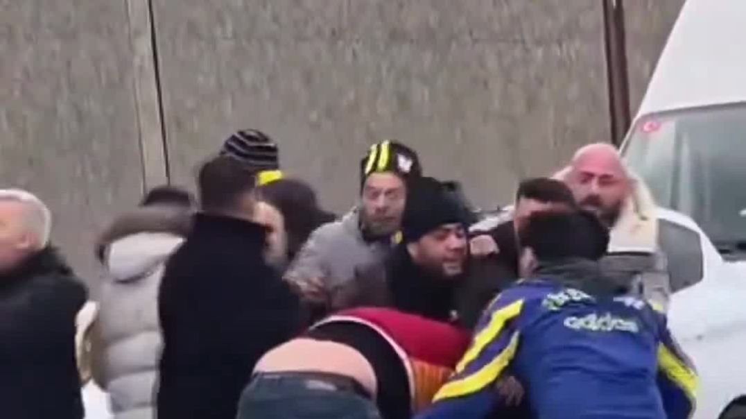 Perplasen tifozet ne Turqi