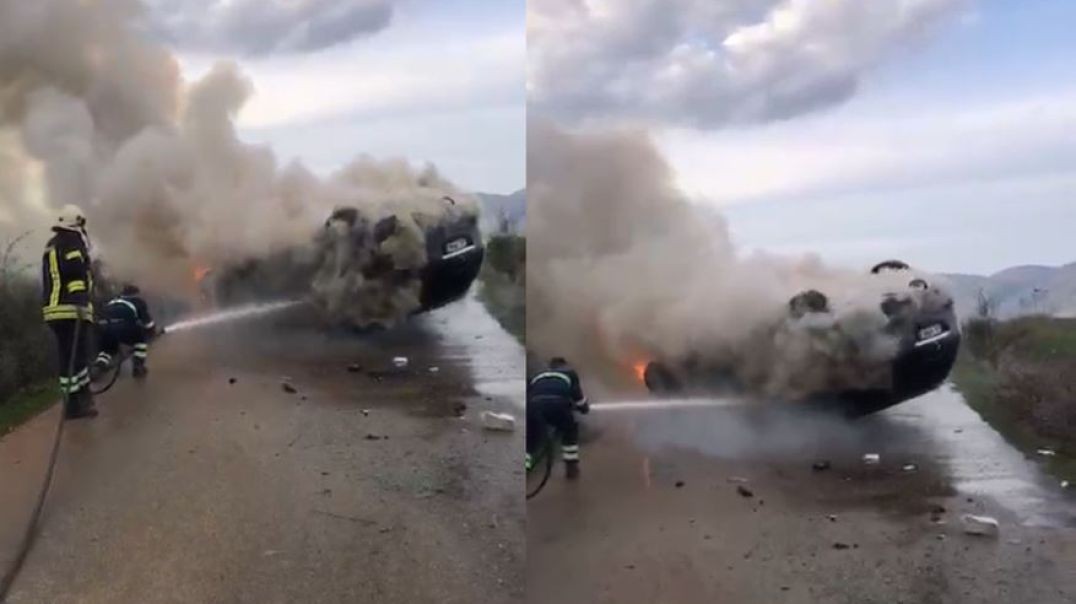 Makina përmbyset dhe përfshihet nga flakët në Devoll